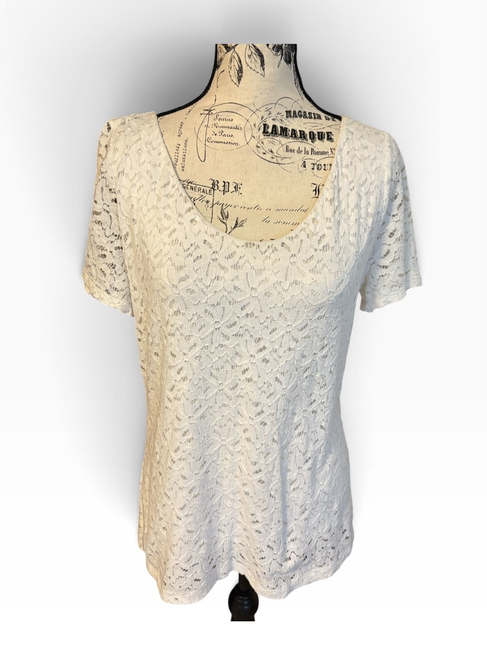 Banana Republic Floral Lace Short Sleeve V-Neck Lined Top White Size M
